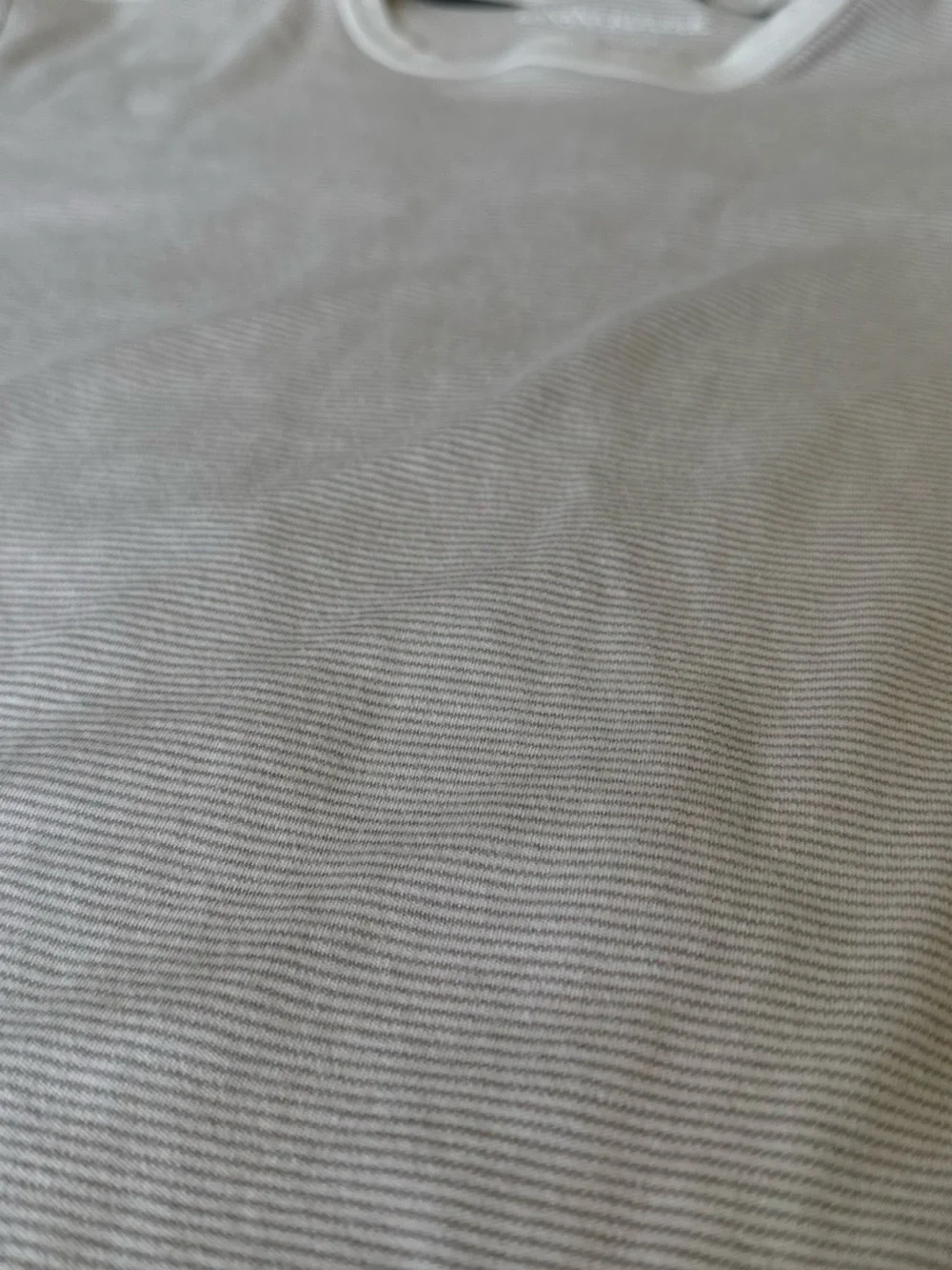 Banana Republic Cream Textured Crew Neck Tee